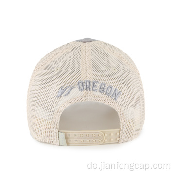 bedruckter Patch Trucker Hut mit gebogener Krempe